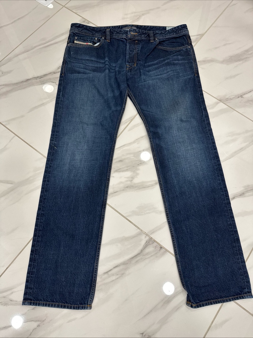 Classic Men's Straight-Leg Jeans - Dark Blue